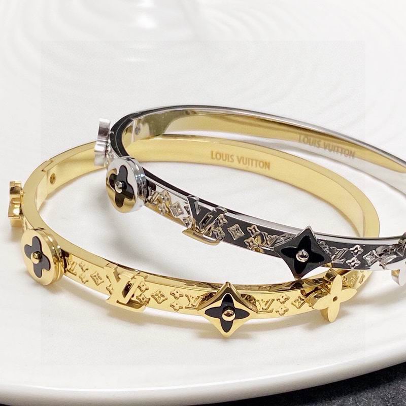 LV Bracelet  05yxs348 (2)