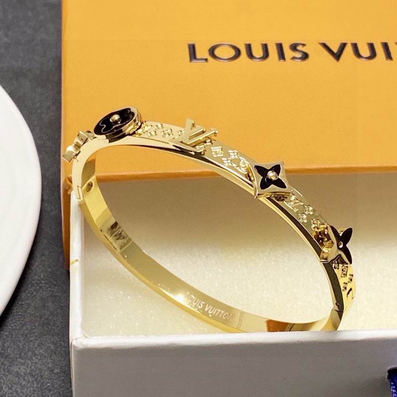 LV Bracelet  05yxs348 (5)