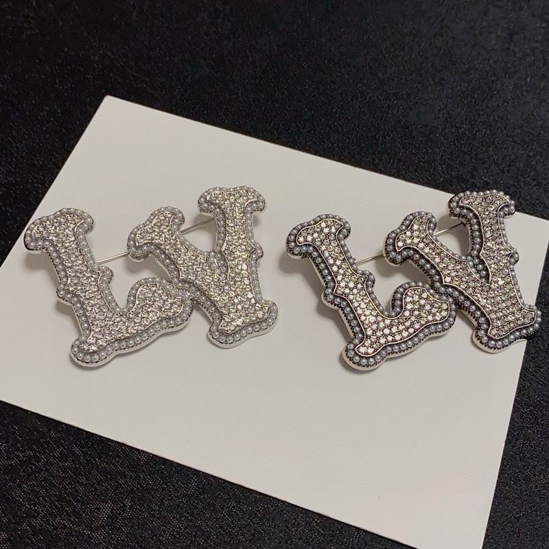 LV Brooch 05yxs03 (4)
