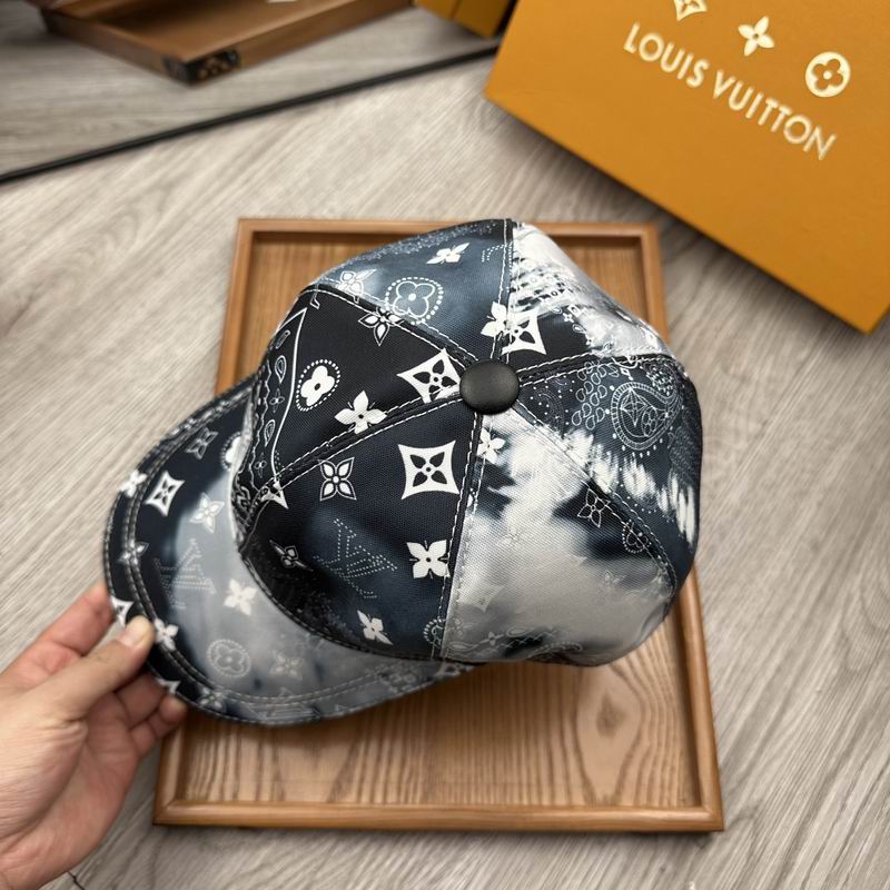 LV Cap (1657)