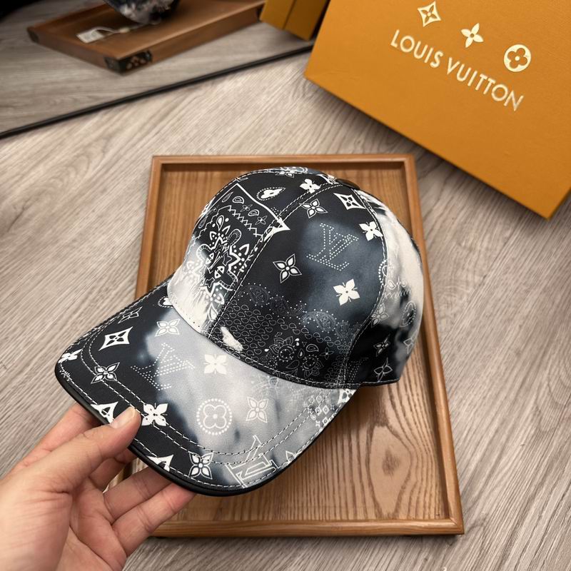 LV Cap (1659)