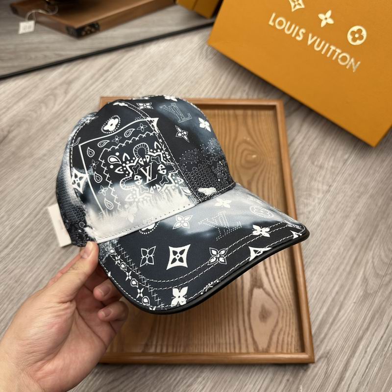 LV Cap (1661)
