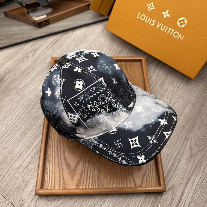 LV Cap (1662)