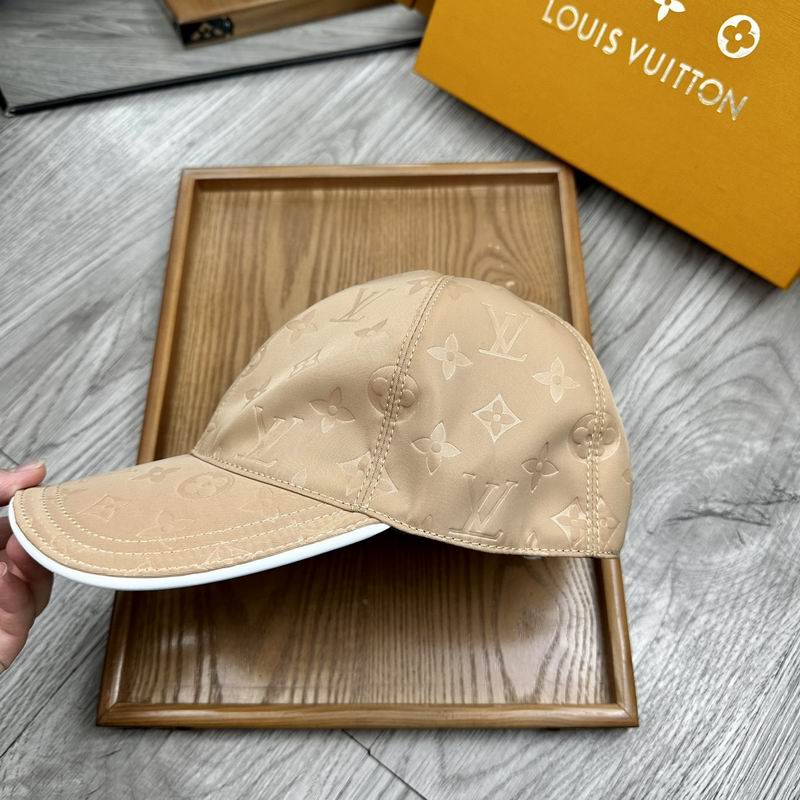 LV Cap (1689)
