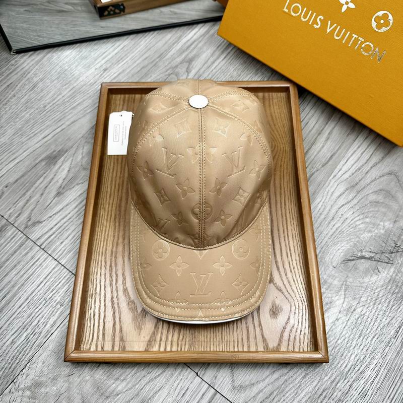 LV Cap (1694)