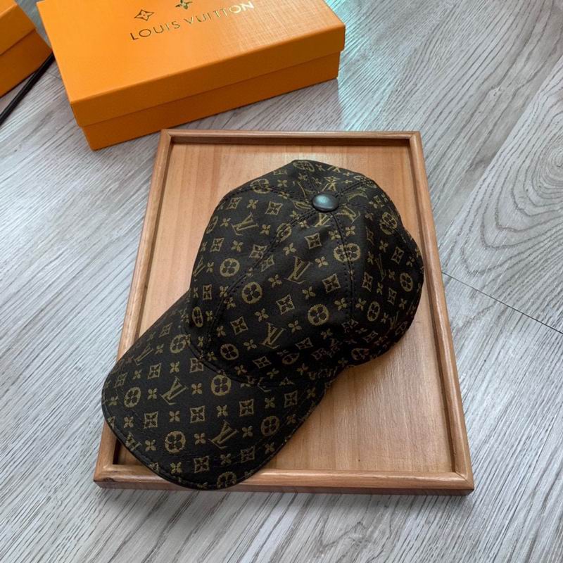 LV Cap (1900)