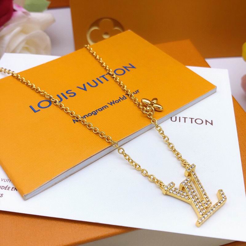 LV Necklace 05yxs108 (1)