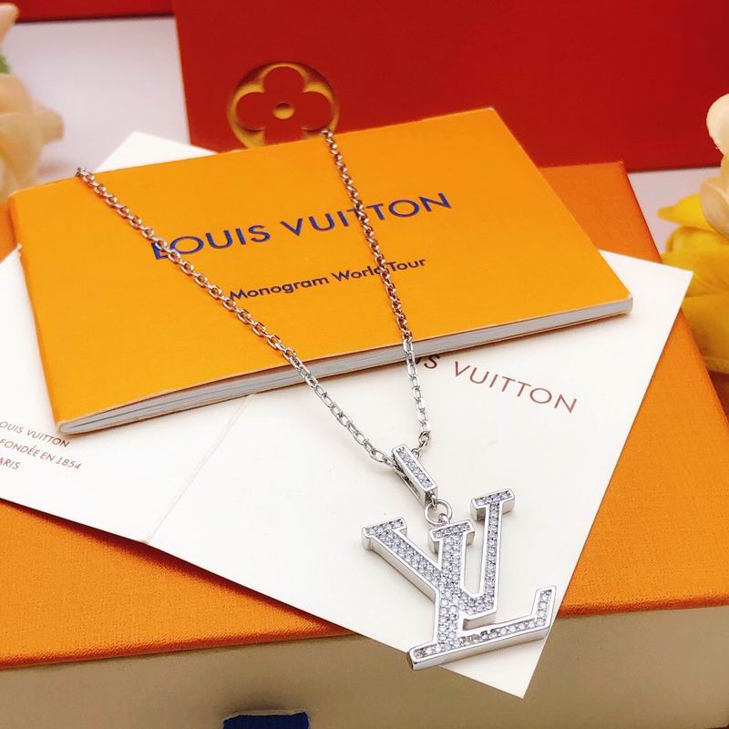 LV Necklace 05yxs110 (1)