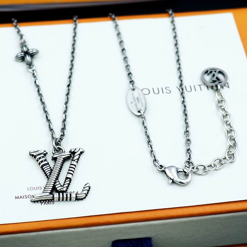 LV Necklace 05yxs115 (4)