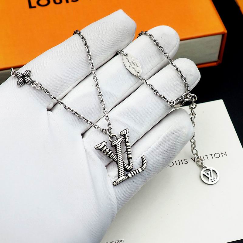 LV Necklace 05yxs115 (6)