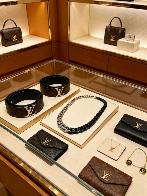 LV Necklace 05yxs117 (6)