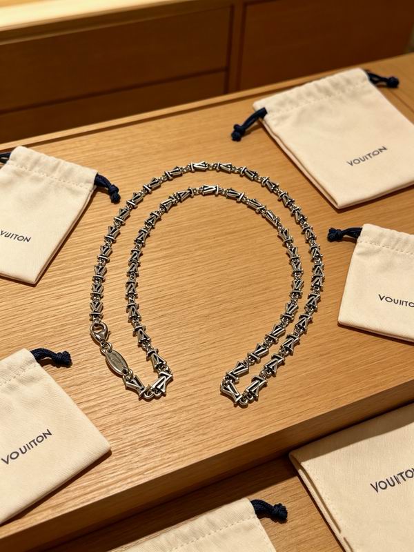 LV Necklace 05yxs126 (4)