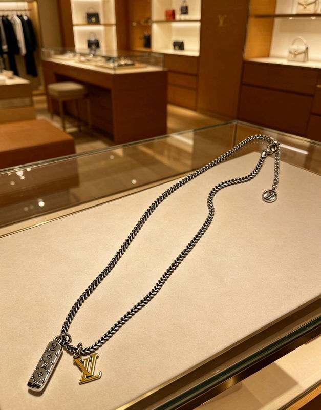 LV Necklace 05yxs131 (5)