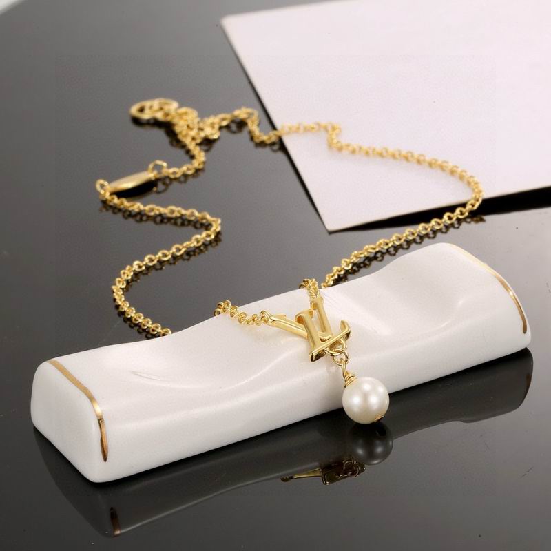 LV Necklace 05yxs142 (2)