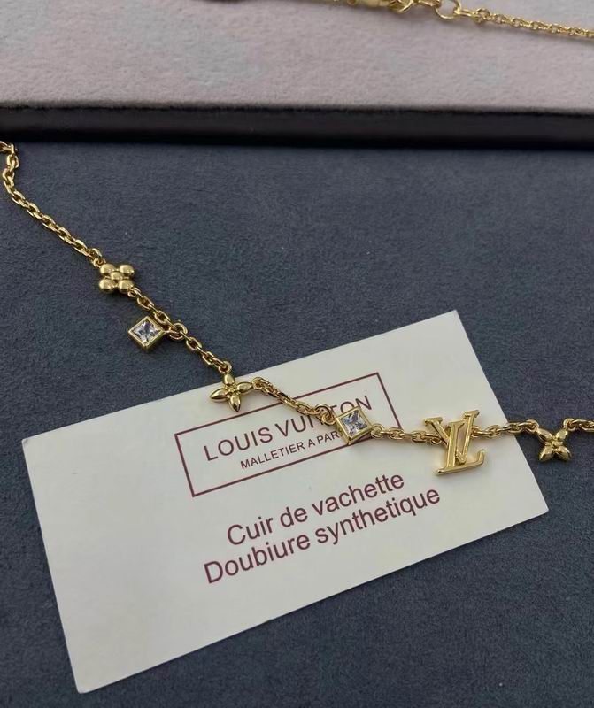LV Necklace 05yxs143 (2)