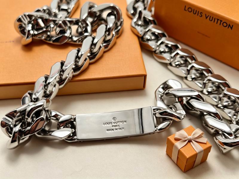 LV Necklace 05yxs144 (5)
