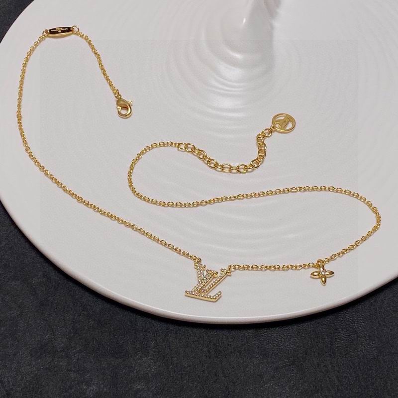 LV Necklace 05yxs146 (2)