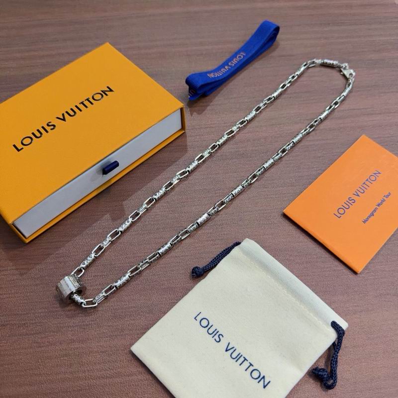 LV Necklace 05yxs156 (2)