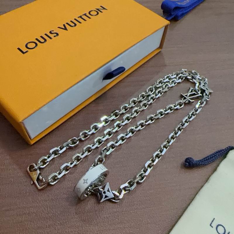 LV Necklace 05yxs158 (2)