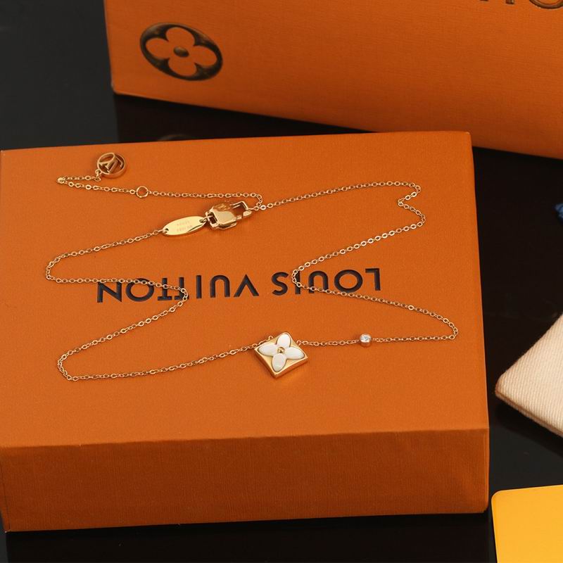 LV Necklace 05yxs160 (2)