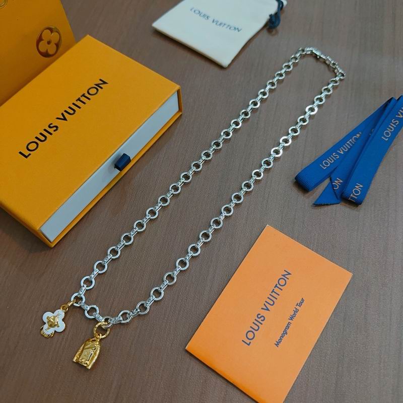 LV Necklace 05yxs183 (2)