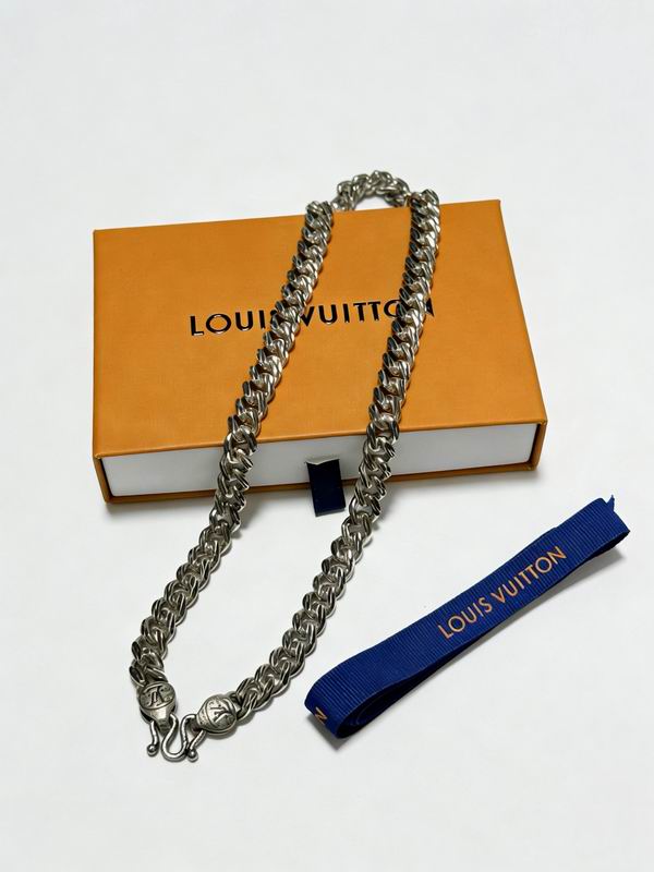 LV Necklace 05yxs204 (1)