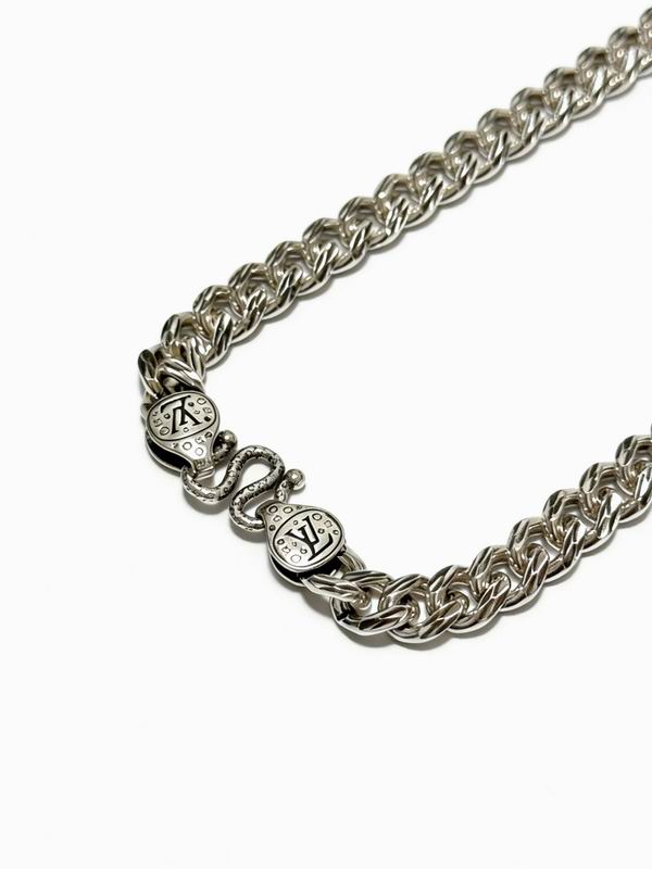 LV Necklace 05yxs204 (2)