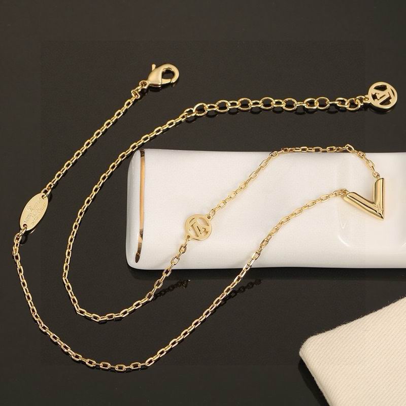 LV Necklace 05yxs72 (2)