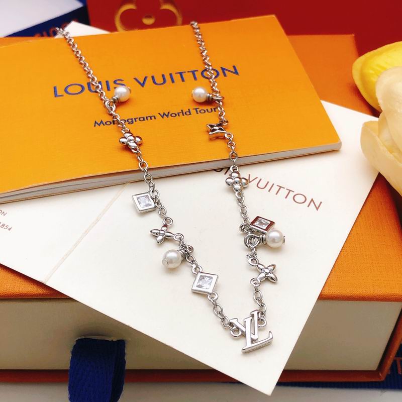 LV Necklace 05yxs75 (1)