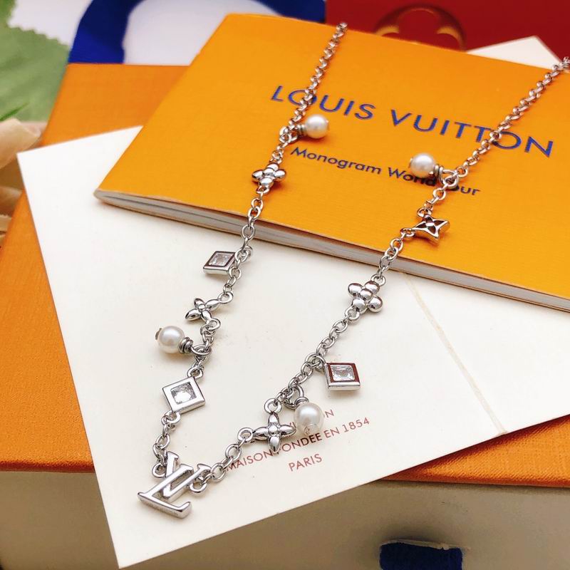 LV Necklace 05yxs75 (4)