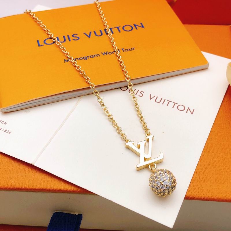 LV Necklace 05yxs77 (3)