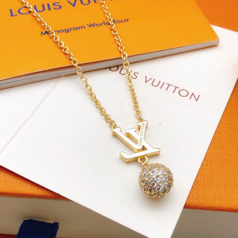 LV Necklace 05yxs77 (4)