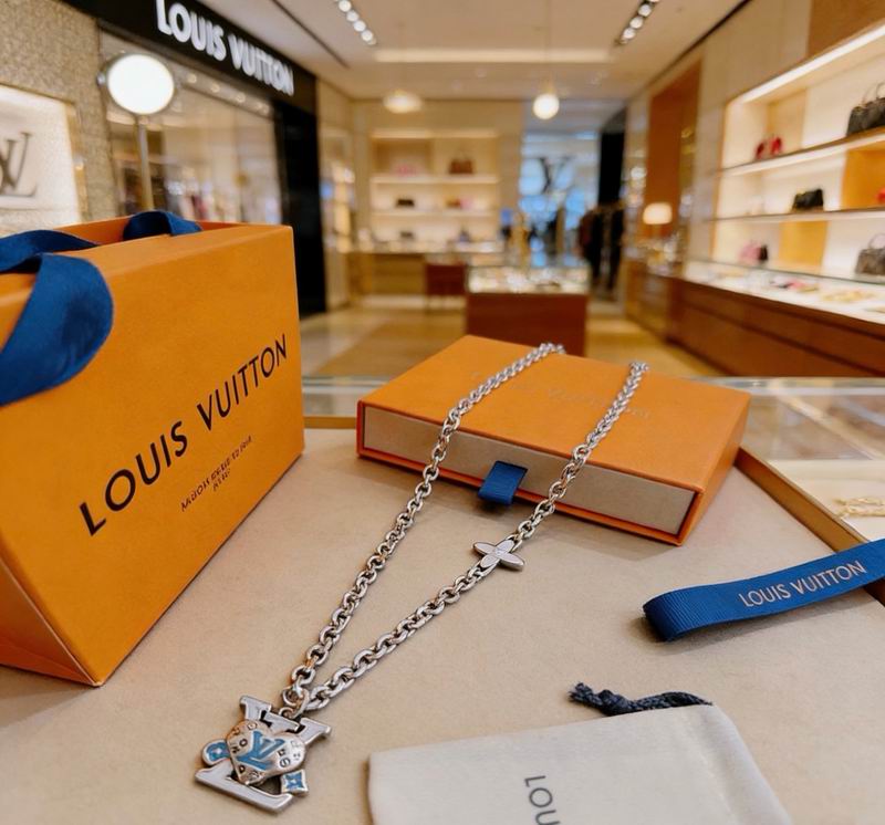 LV Necklace 05yxs86 (4)
