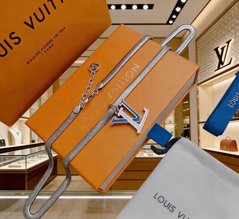 LV Necklace 05yxs88 (2)