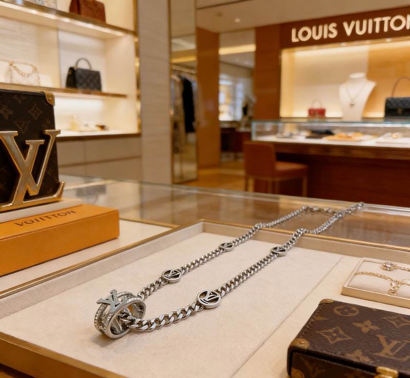 LV Necklace 05yxs94 (4)