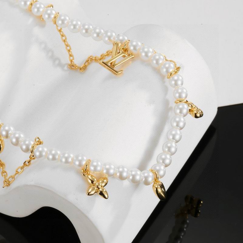 LV Necklace 05yxs99 (3)