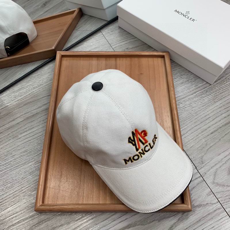 Moncler Cap (2016)