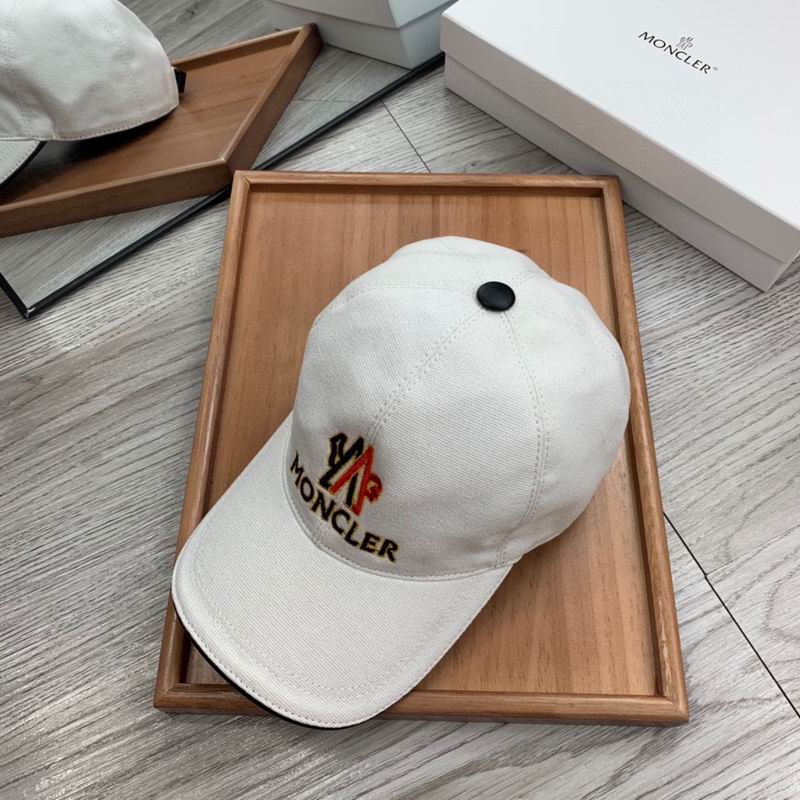 Moncler Cap (2017)