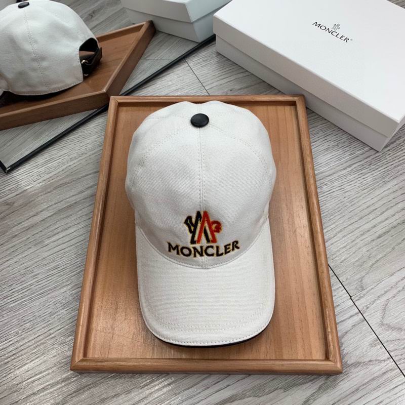Moncler Cap (2018)