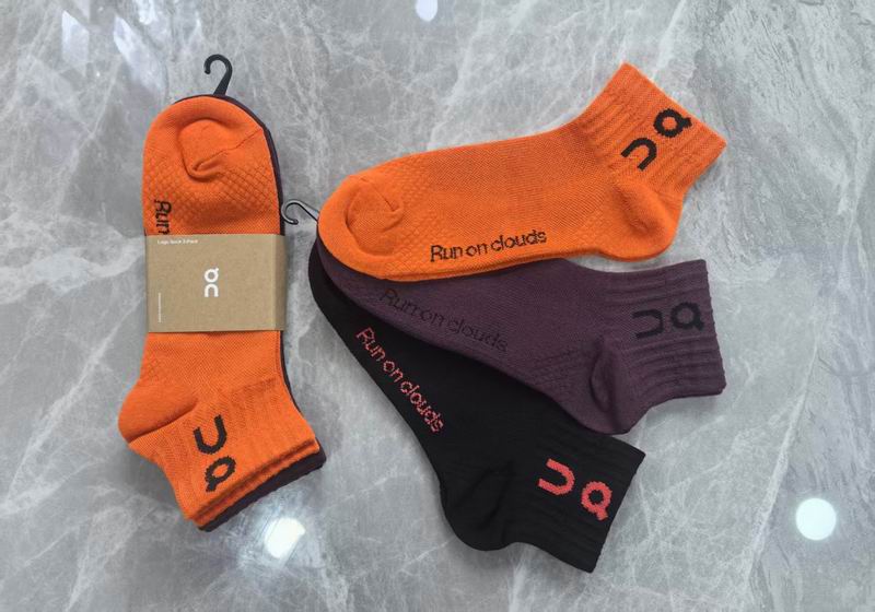 ON socks QY (172)