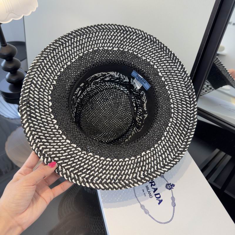 Prada top hat (252)