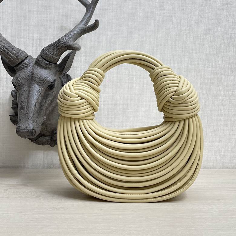 680934 22x15.5x6.5cm DL 6