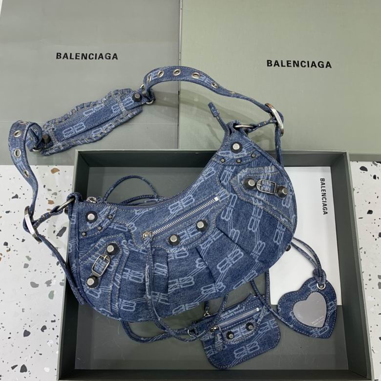 Balenciaga 长33x高8x宽16cm FY