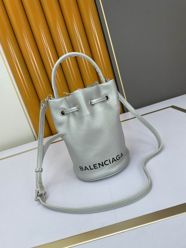 Balenciaga 15x23x15cm ww1