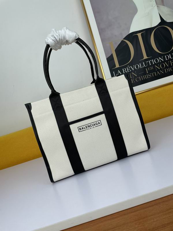 Balenciaga926 32x25x8cm ww1