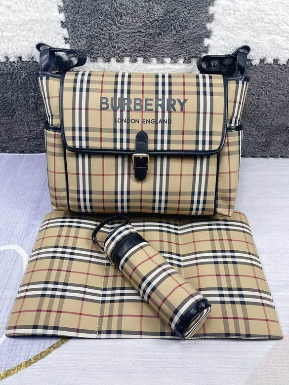 Burberry 42x32x15cm CX