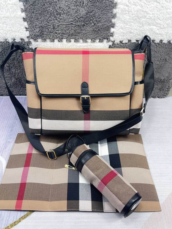 Burberry 42x32x15cm CX 1
