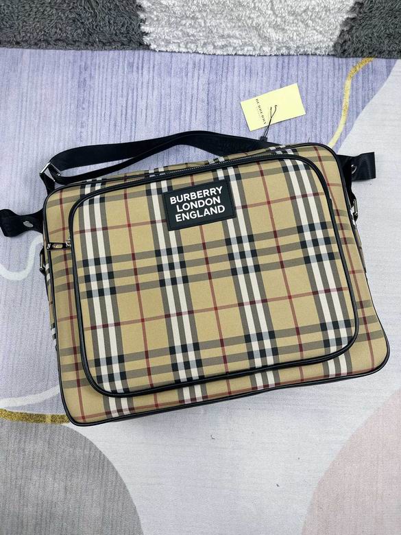 Burberry 42x32x15cm CX 2
