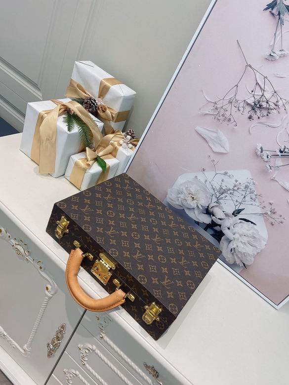 M4700TSZB 34X25X10cm QS 4