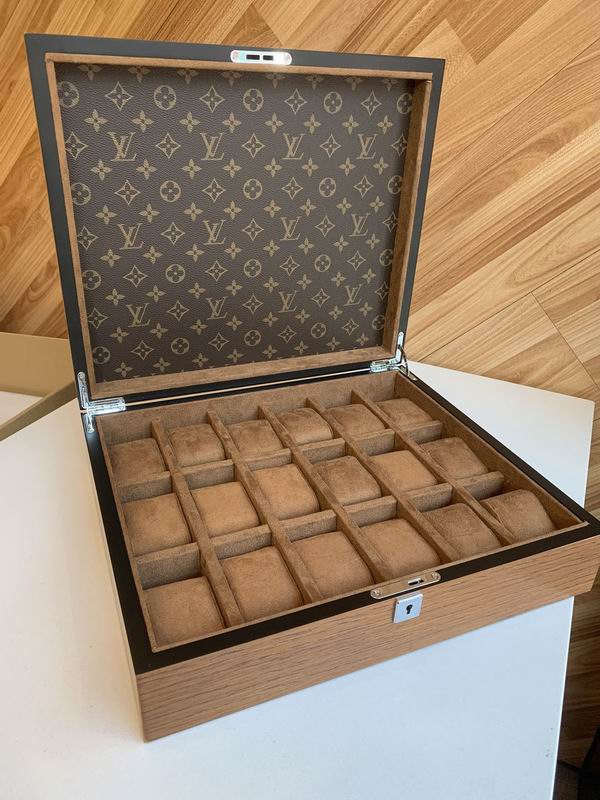 LV B01 37.5x32.5x10cm QS